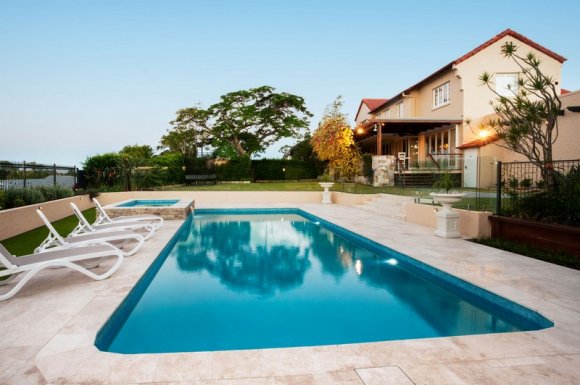 Entreprise pour la rénovation du carrelage d'une piscine de particulier Troyes