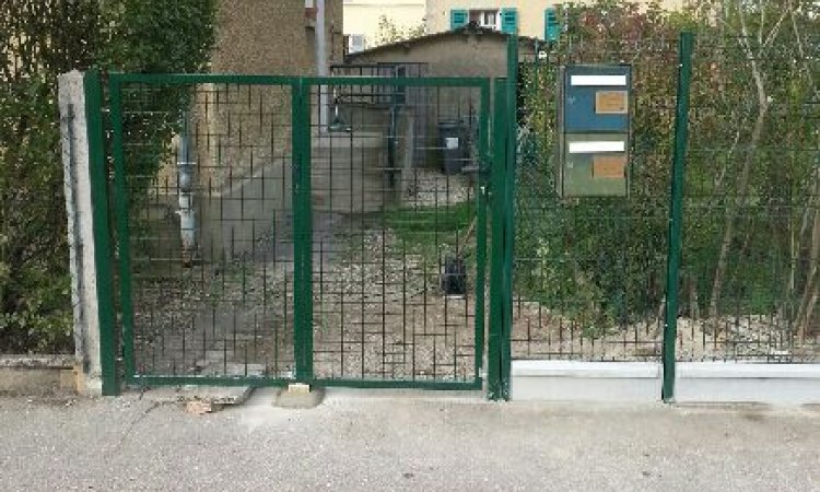 Création d'une clôture en panneaux rigidess dans une maison individuelle vers Troyes